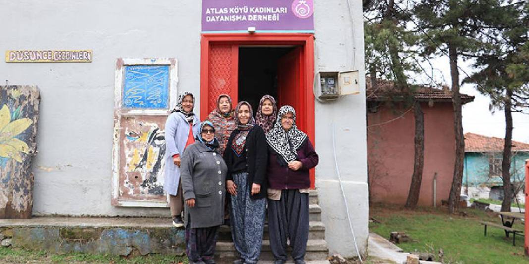 Annelerinden öğrendikleri tariflerle geleneği sürdürüyorlar: El emeğiyle pişiyor, kadınların geliri oluyor 5